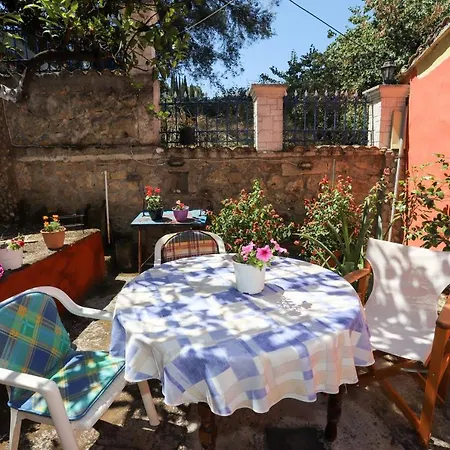 דירה Alexis & Loula *